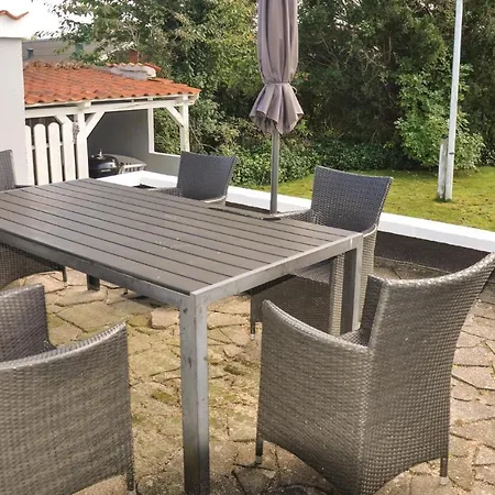 בית נופש 2 Bedroom In אוטרופ