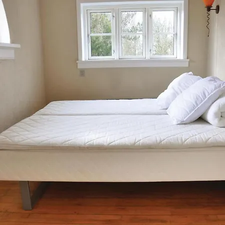 2 Bedroom Stunning In * אוטרופ